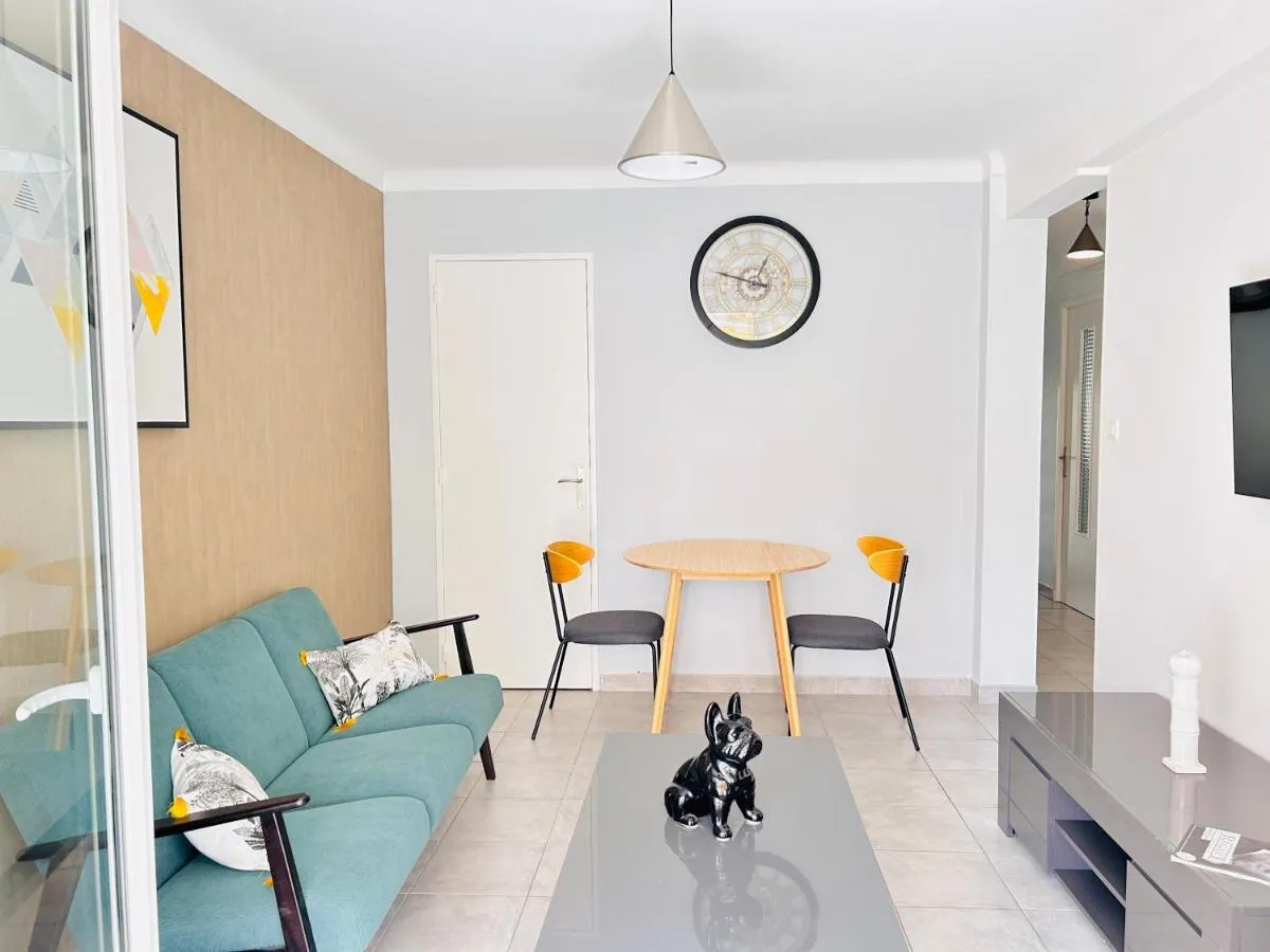 Image 4 of 2 bedroom luxury flat with Balcony Cannes Center