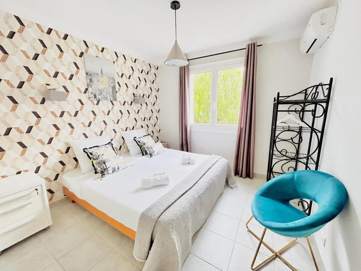 Image 1 of 2 bedroom luxury flat with Balcony Cannes Center