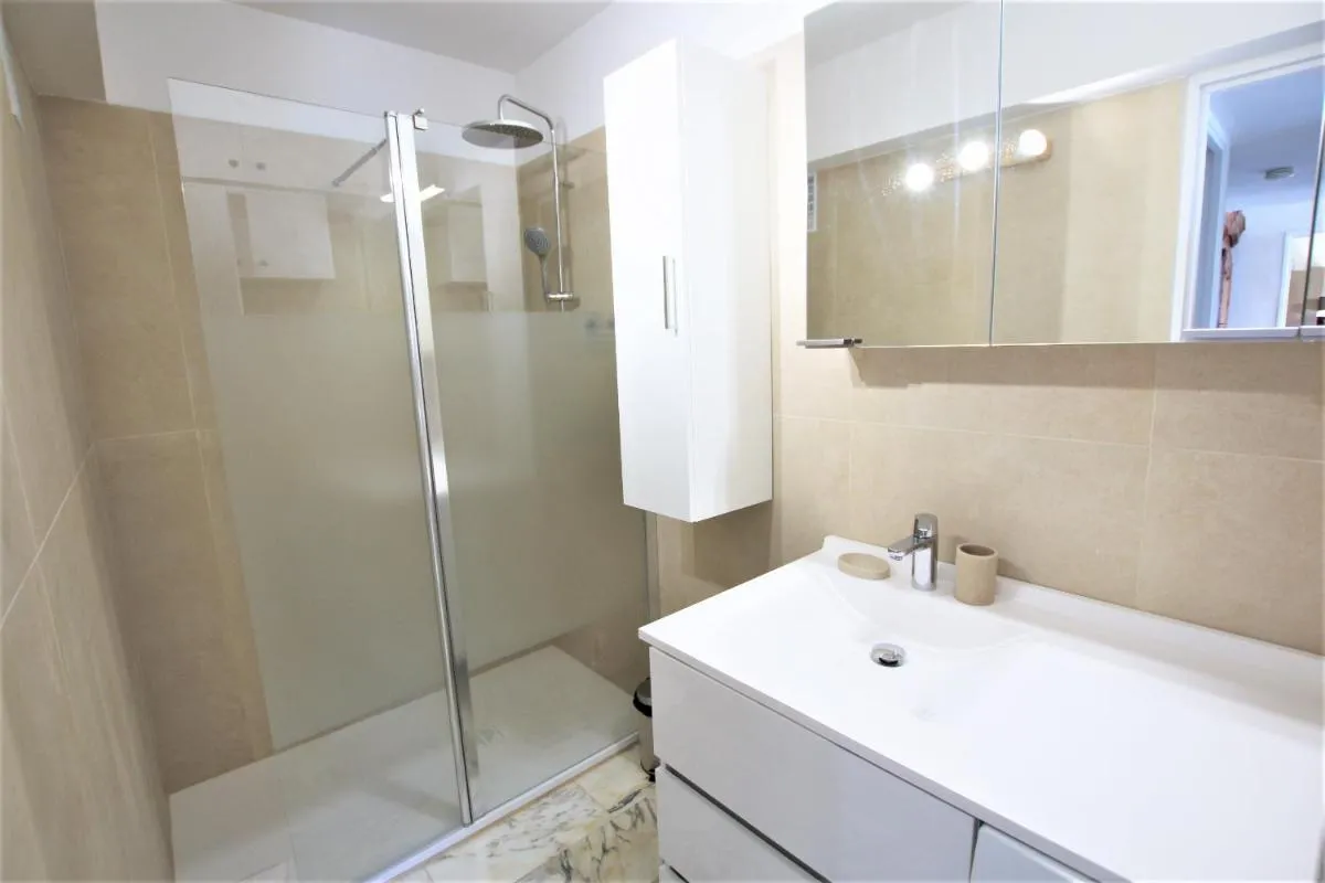 Image 2 of AMAZING SEA VIEW APARTMENT
