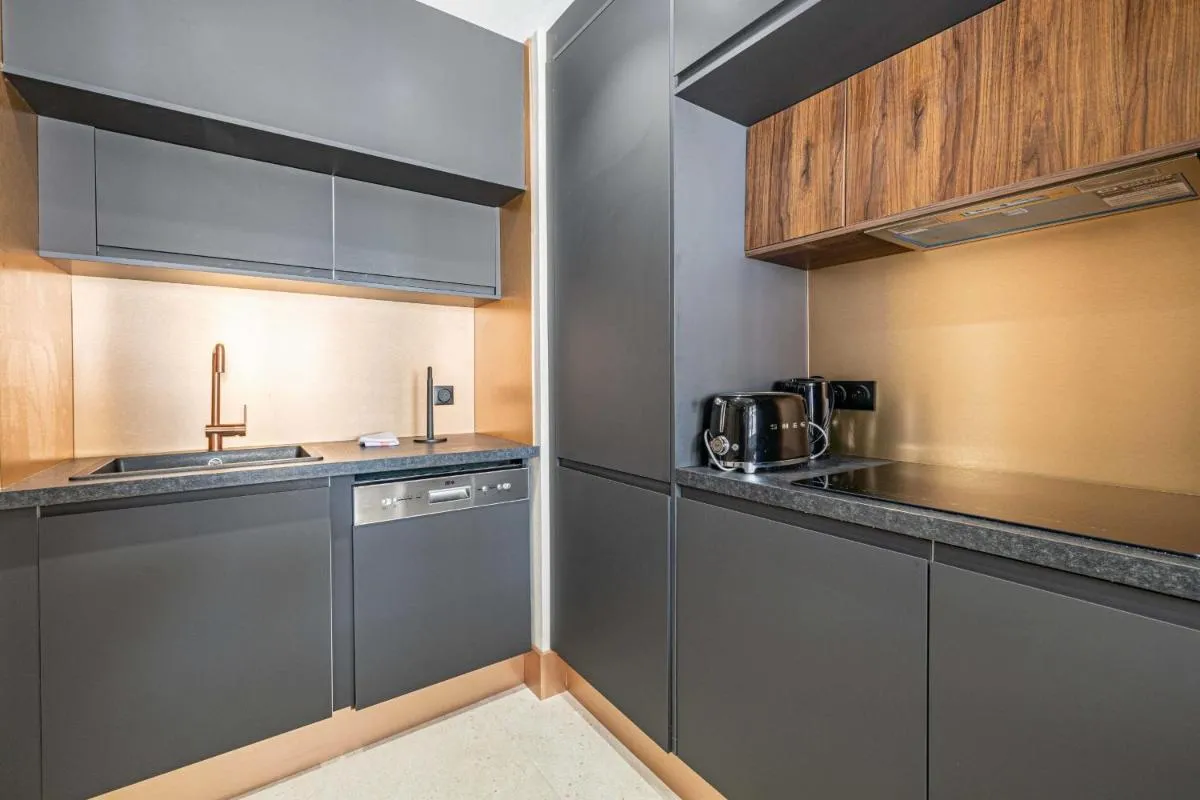 Image 4 of Amazing Haussmann style apartment – South-facing balcony – 2BR4p