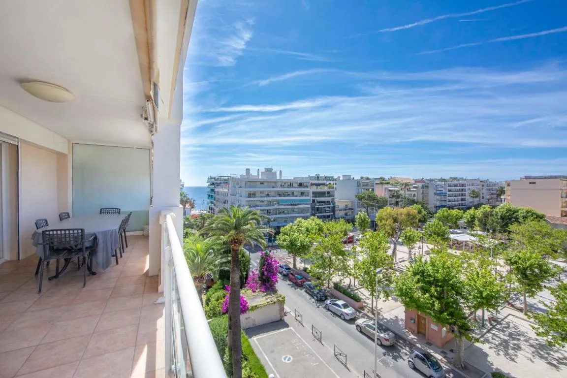 Image of Apartment 2 bedrooms 2 bathrooms clear view in Palm beach area