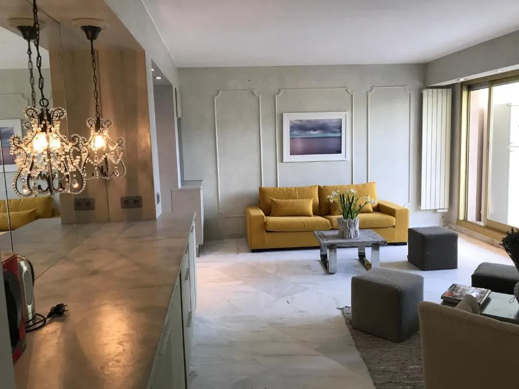 Image 3 of Apartment Borromees