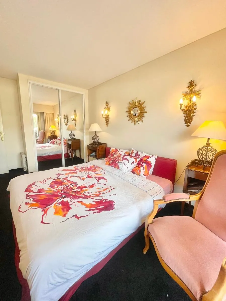 Image 3 of Appartement cannes Croisette