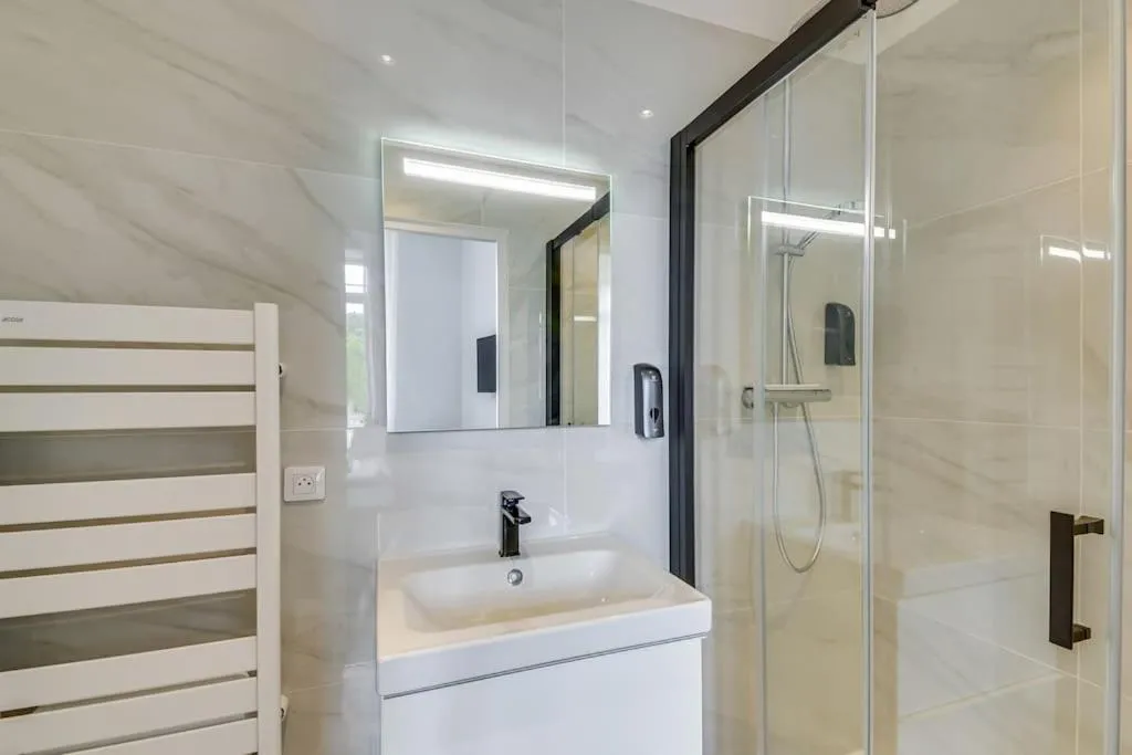 Image 2 of BRP Luxueux et calme Appartement 4 chambres, 10 minutes des plages