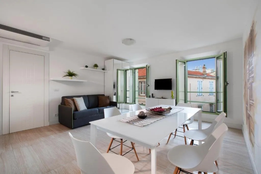 Image 6 of Cannes Old Town Suites