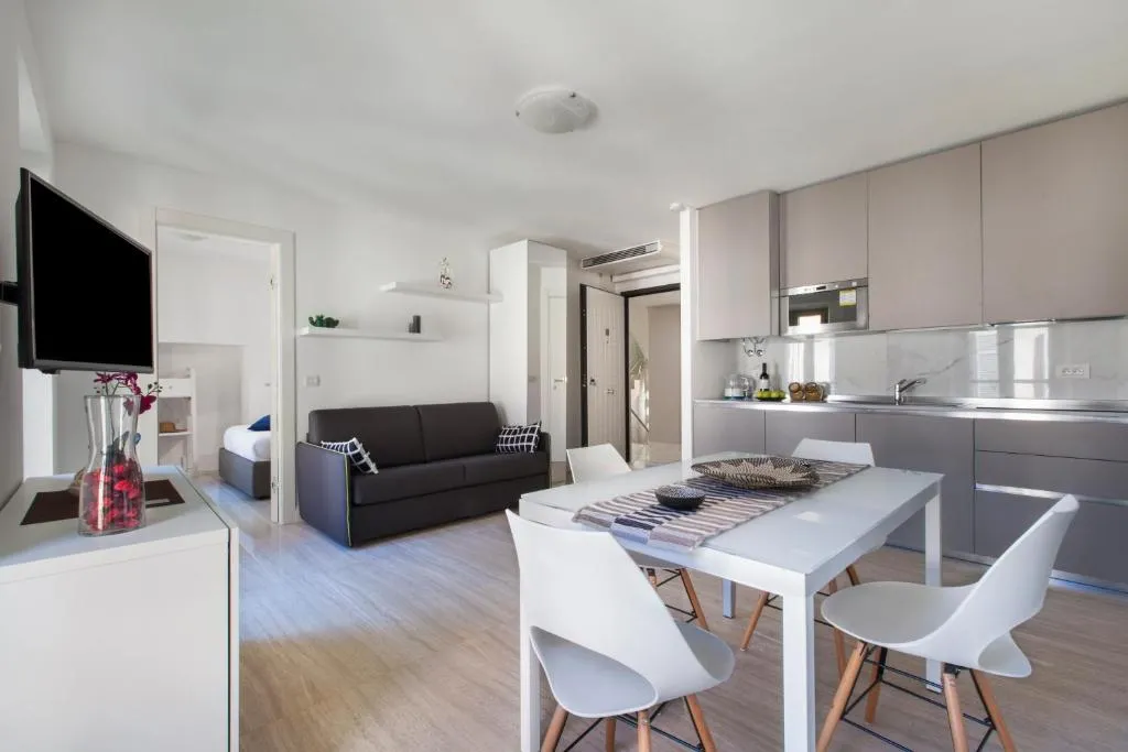 Image 4 of Cannes Old Town Suites