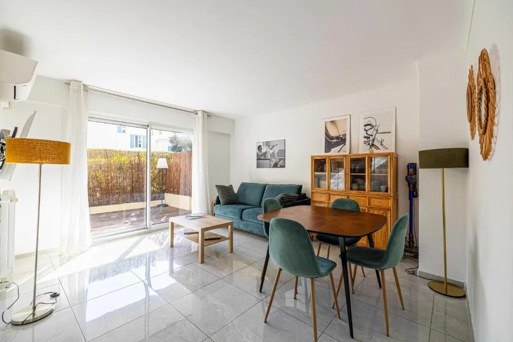 Image of Charming apt with large terrace and AC