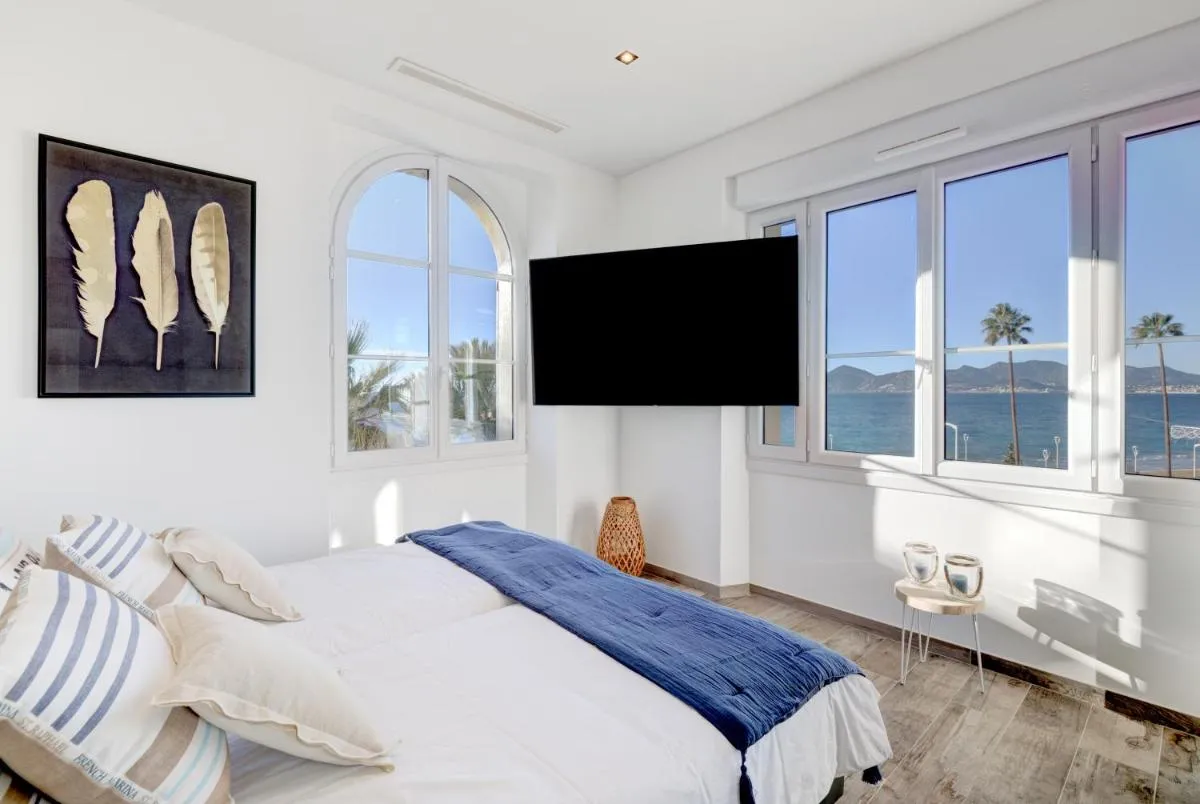 Image 4 of Cocoon in Cannes Sea View.
