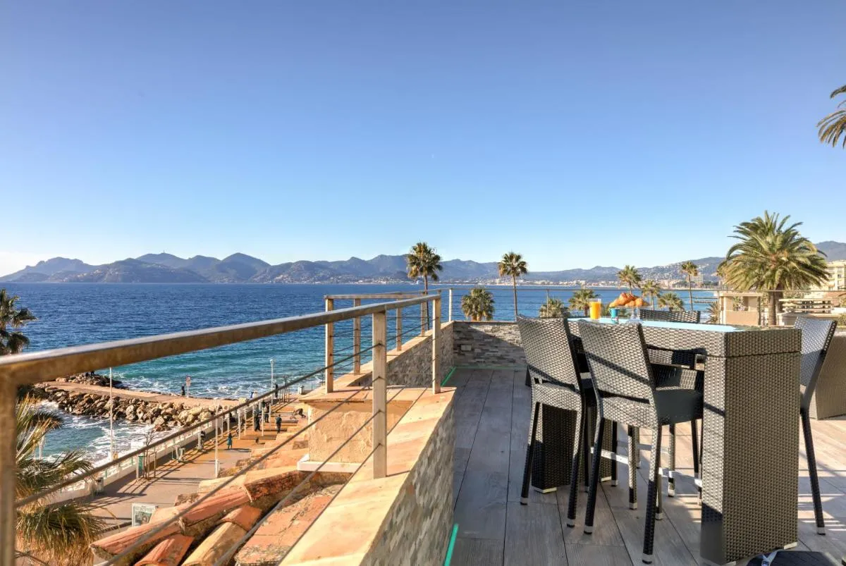 Image 5 of Cocoon in Cannes Sea View.