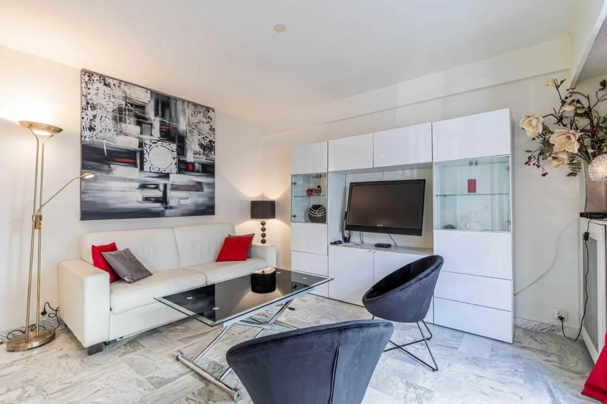 Image 1 of Cozy studio in the heart of Cannes – Near sea