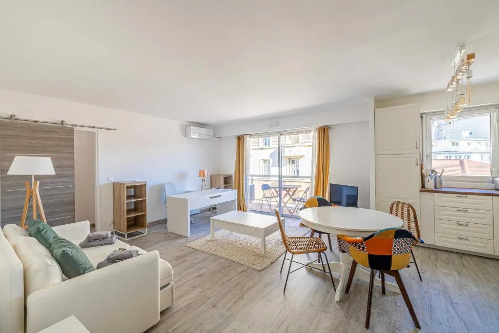 Image 6 of Exceptional air-conditioned flat in Cannes