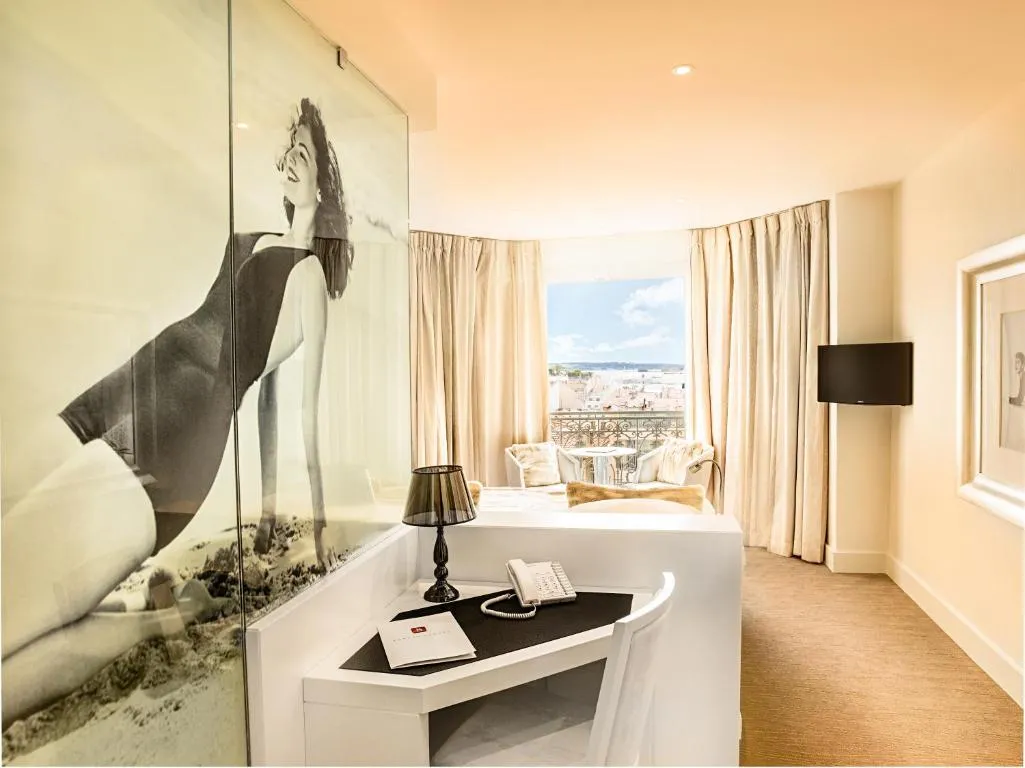 Image of Hotel Renoir