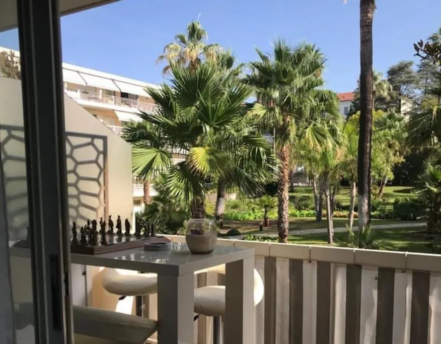 Image of La Petite Suite