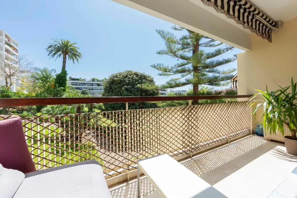Image 1 of Le Gallia haven of peace in the city center with Terrace GALLIA LYS
