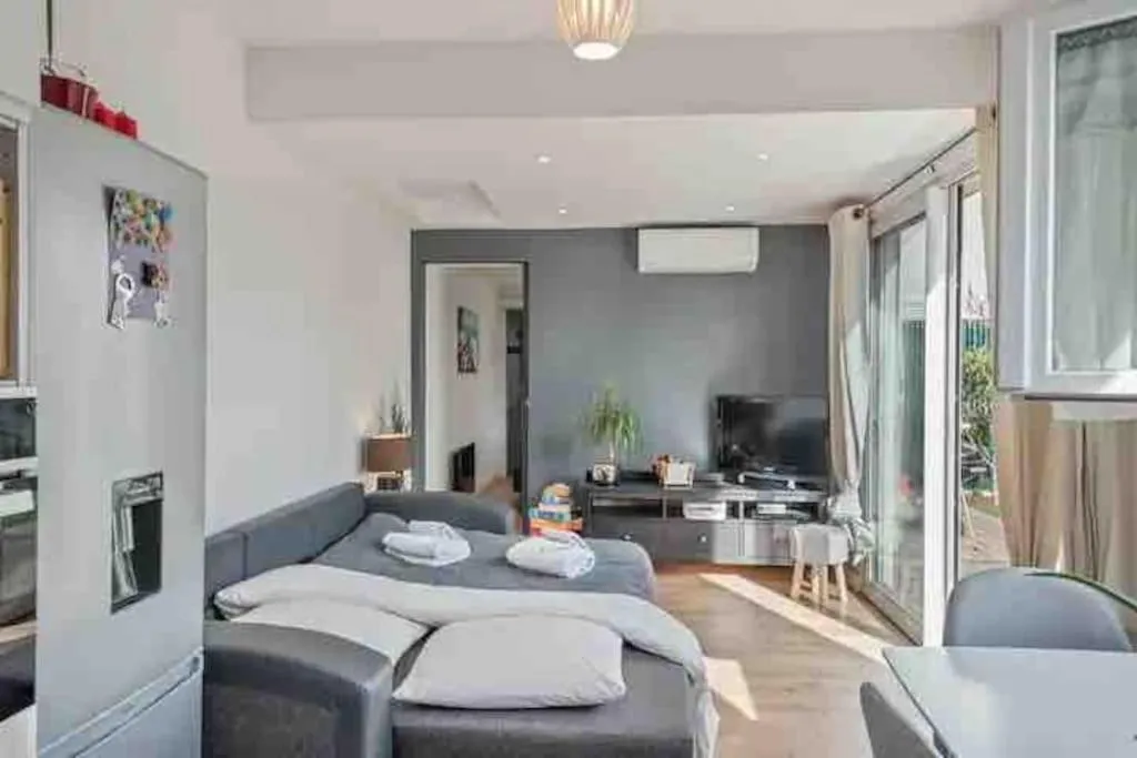 Image 4 of Maison de ville contemporaine avec jardin