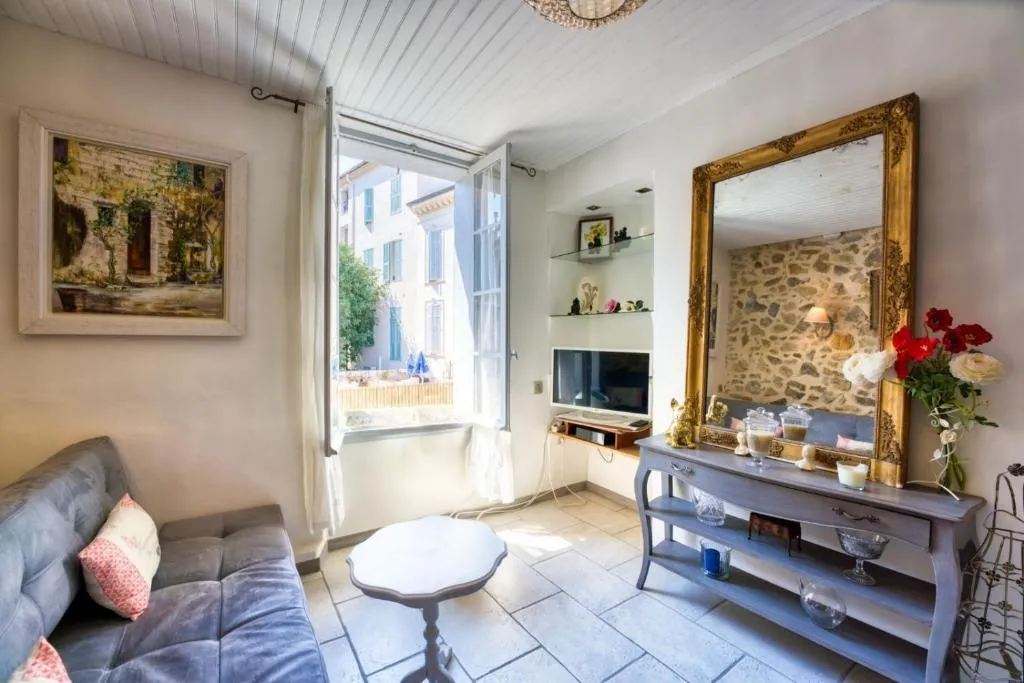 Image of NEW 2-bed Central Cannes Apt