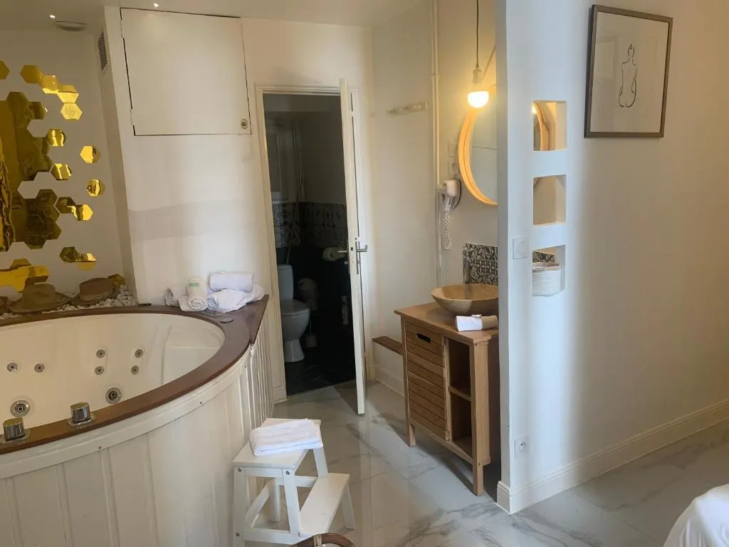 Image 1 of New Suite & SPA – Cannes Centre – Croisette