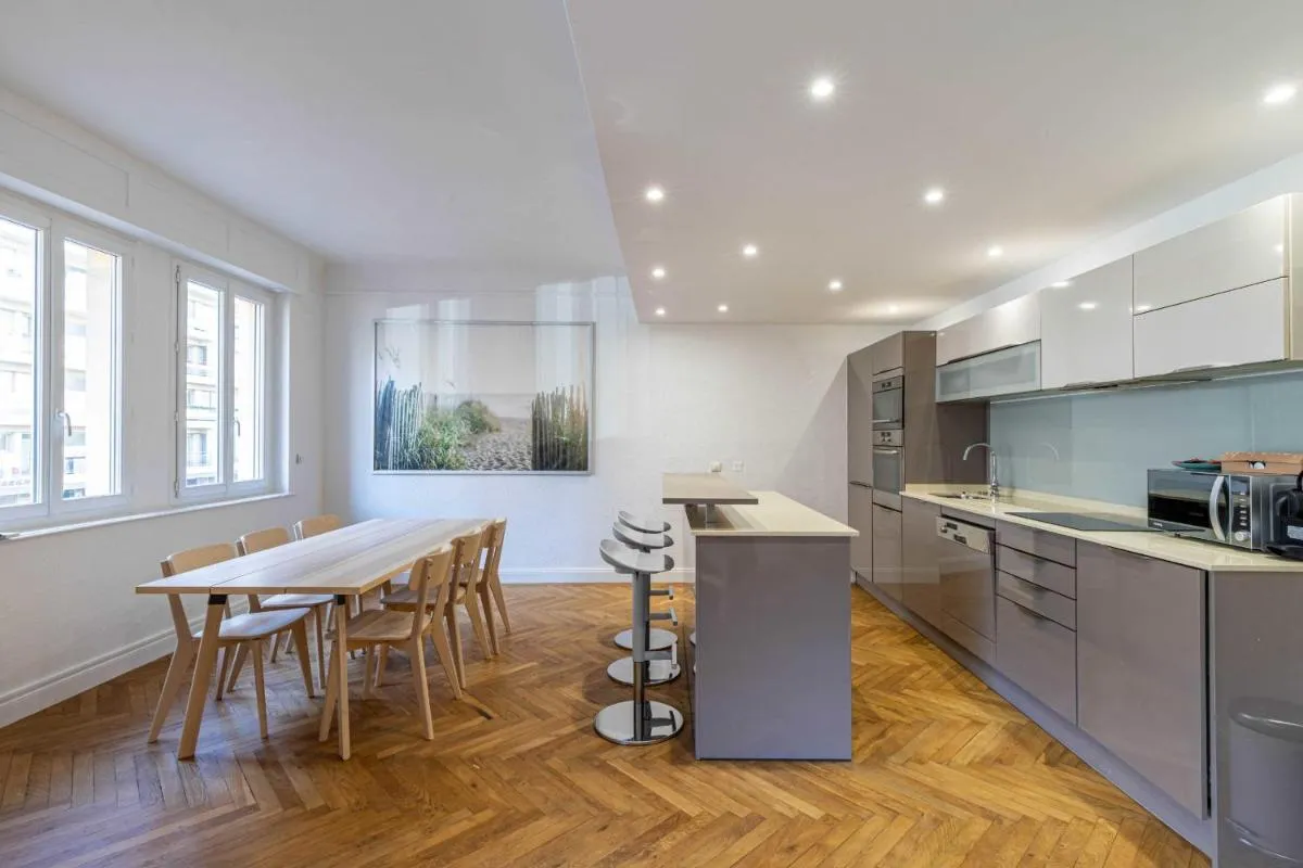 Image 1 of Renovated apartment 80m2 6P 2BR – Cannes Palm Beach