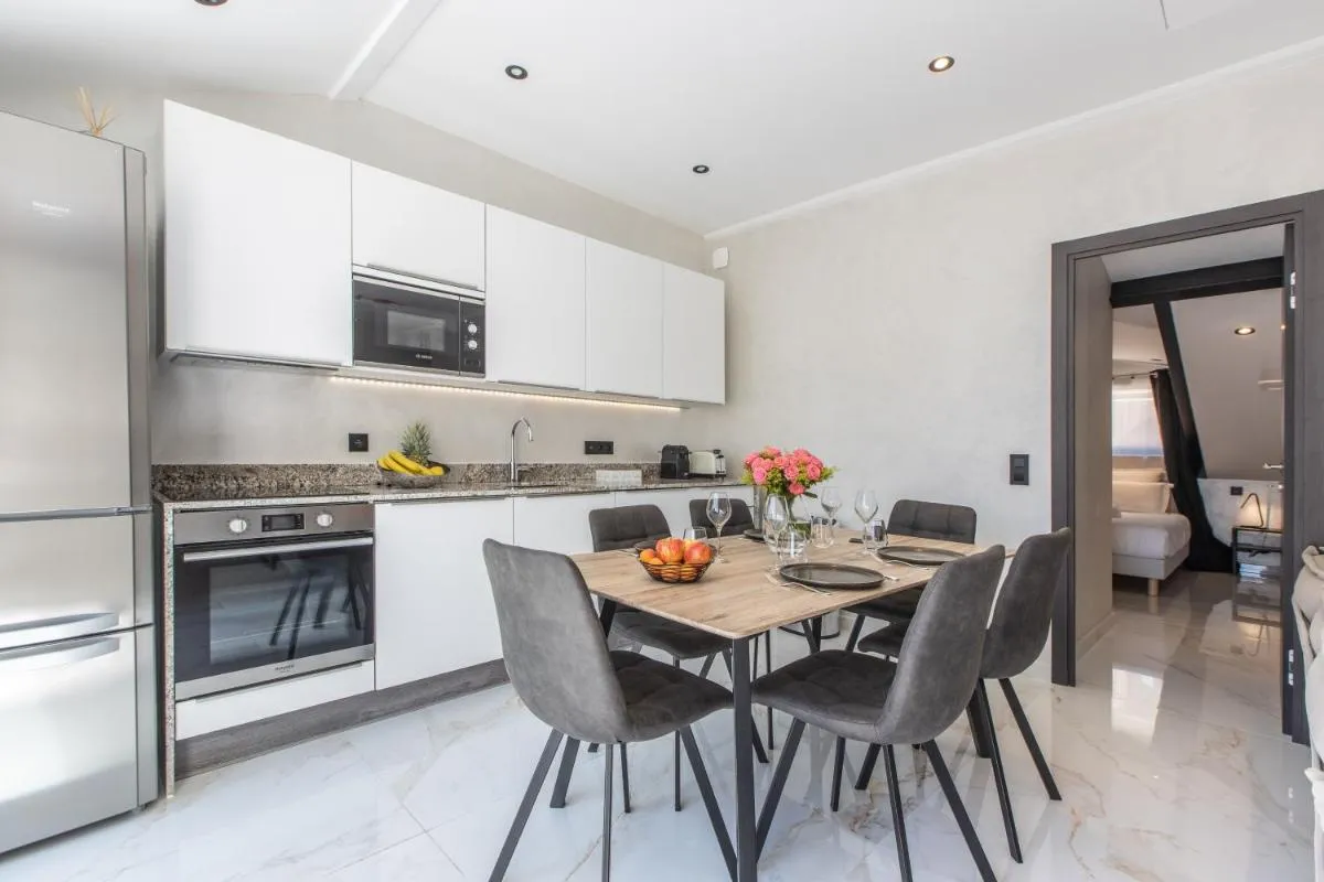Image 6 of Résidence Topaze – Central – Luxurious – 50m Croisette Palais – LRA CANNES
