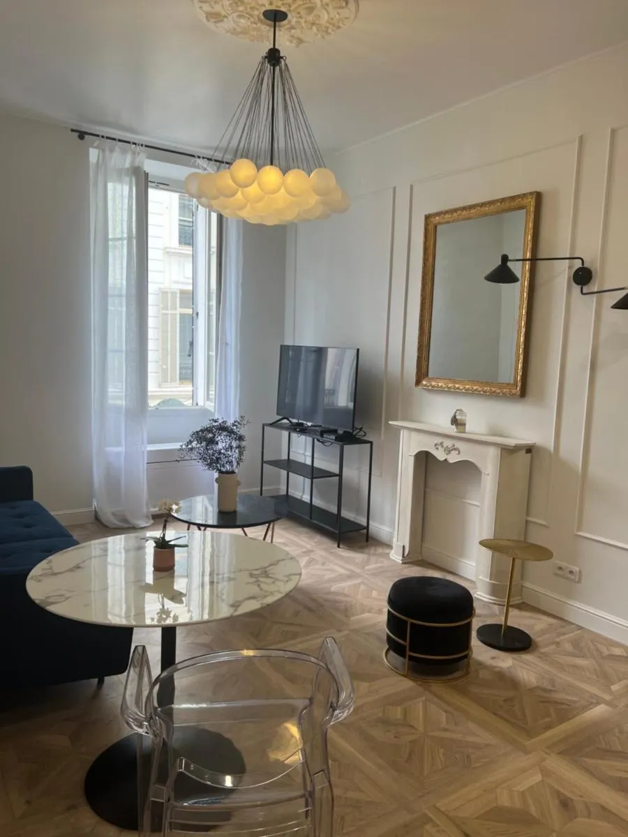 Image 1 of Studio Fleuri