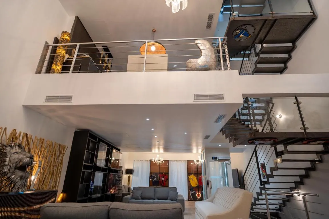 Image of Venue C , Luxury 7 Bedroom Mansion