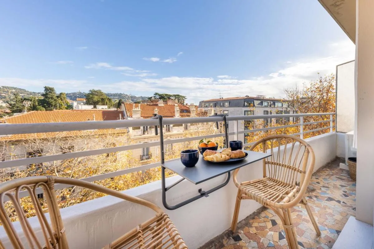 Image 2 of 06AZ – Apartment with terrace – 10min from Palais