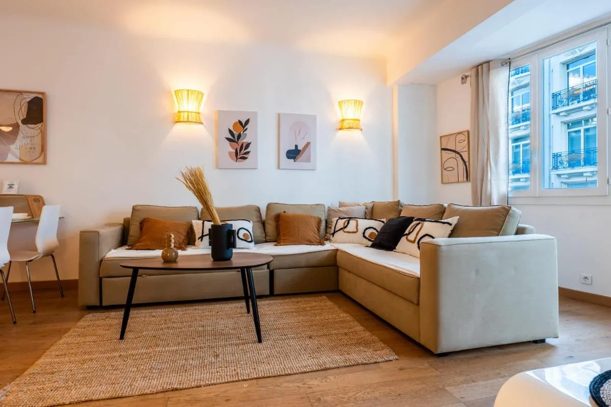 Image 6 of 2-Bedroom Apartment with Terrace and Side Sea View