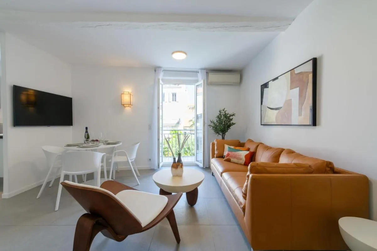 Image 2 of 2-Br Apartment Terrace Cannes City Centre