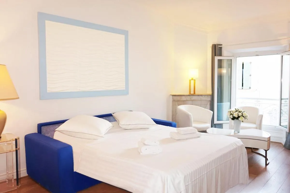 Image 1 of 2-Br City center near Croisette & Palais