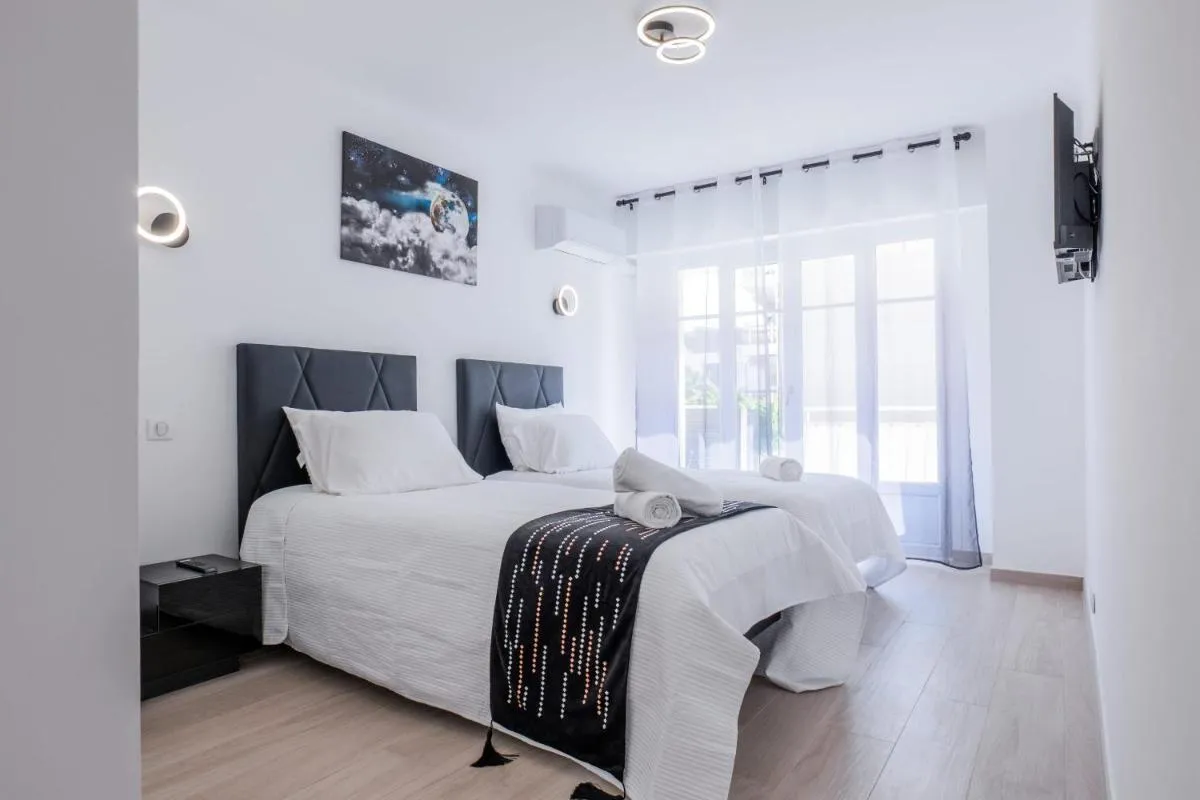 Image 3 of 2 bedrooms with terrace 100 metres from the sea