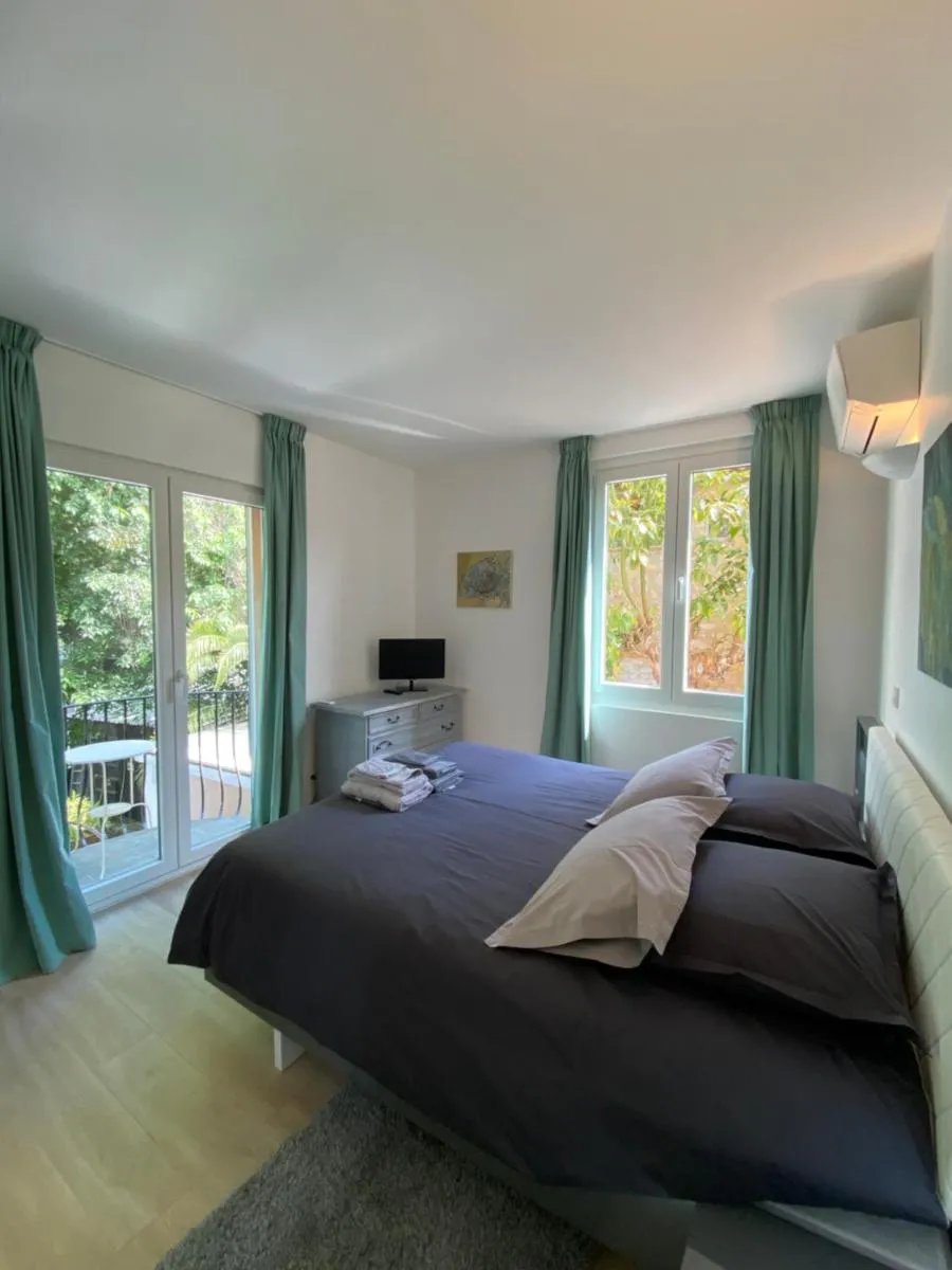 Image 1 of 3P calme en RDJ – Quiet 2 BR with large terrace