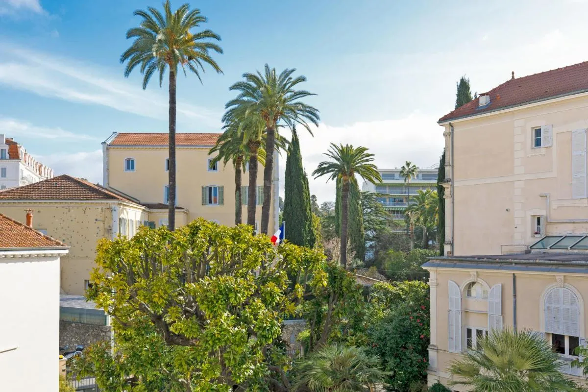 Image 5 of 3 bedrooms: 200m from Croisette
