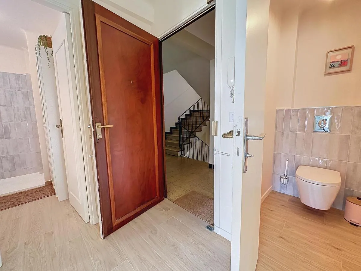 Image 2 of 63m2 Grande Terrasse, Climatisation & Parking, 2BR