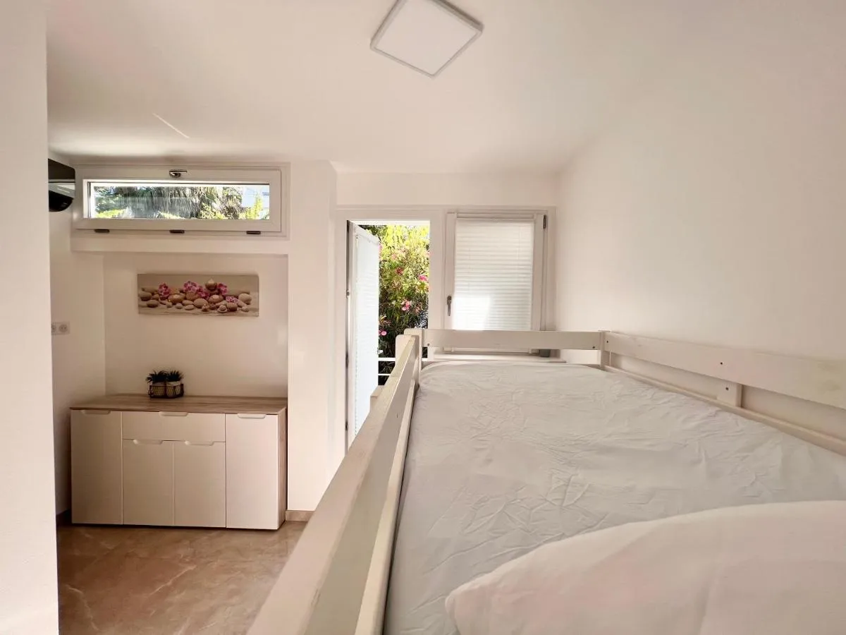 Image 1 of APPART/PALM BEACH/ CANNES