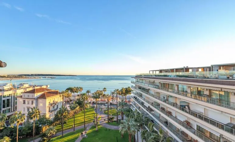 Image 5 of Agence des Résidences – Appartements privés du 45 CROISETTE – Superieur