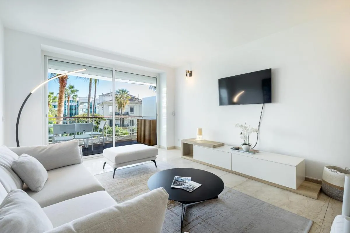 Image 4 of Agence des Résidences – Appartements privés du 45 CROISETTE – Superieur