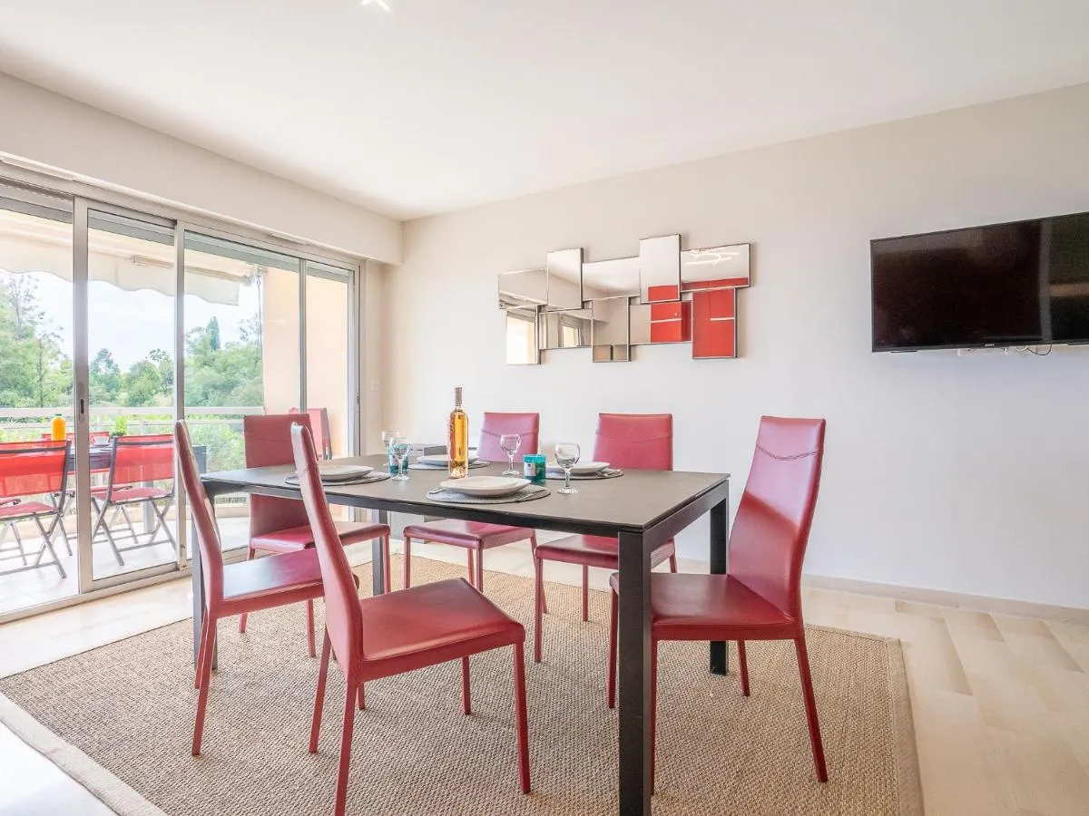 Image 3 of Apartment La Croix des Gardes by Interhome