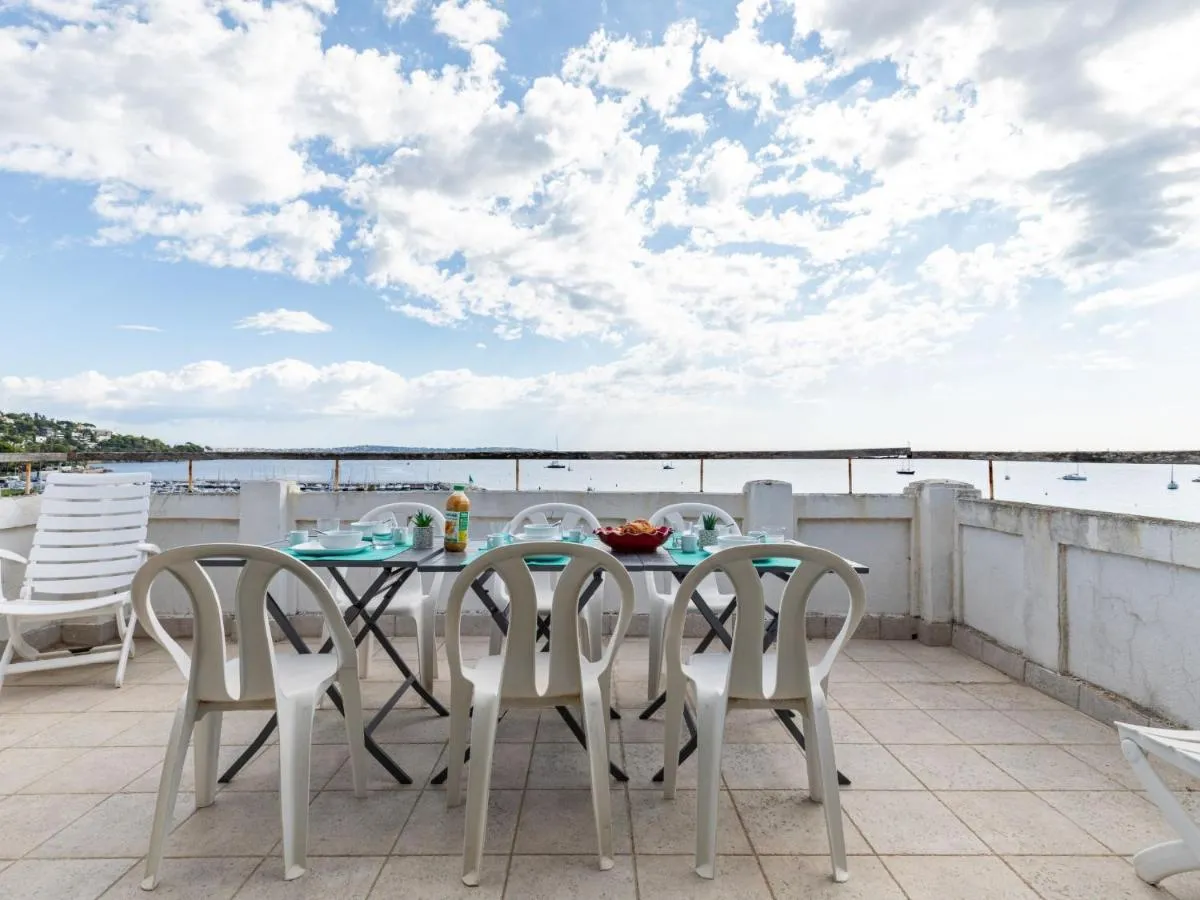 Image 1 of Apartment Les Araucarias by Interhome