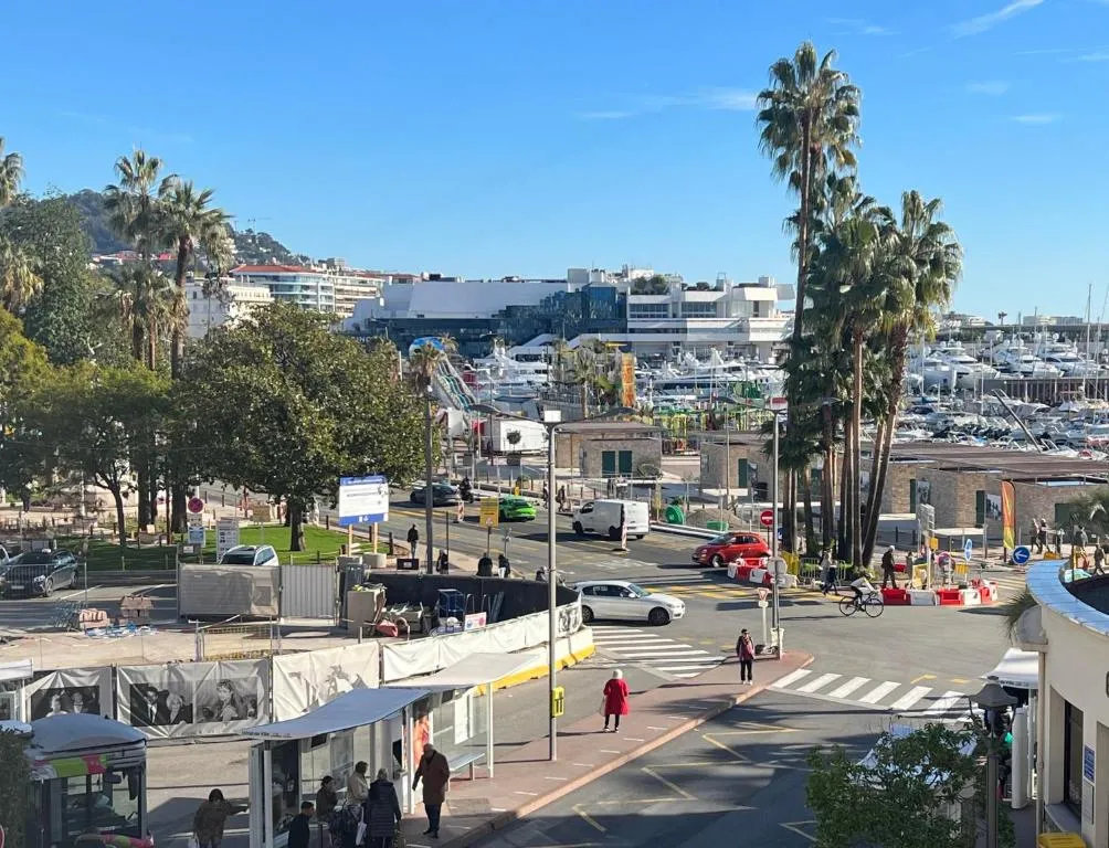 Image of Appartement 33 m2 comme une junior suite – vue Port et Palais des festivals