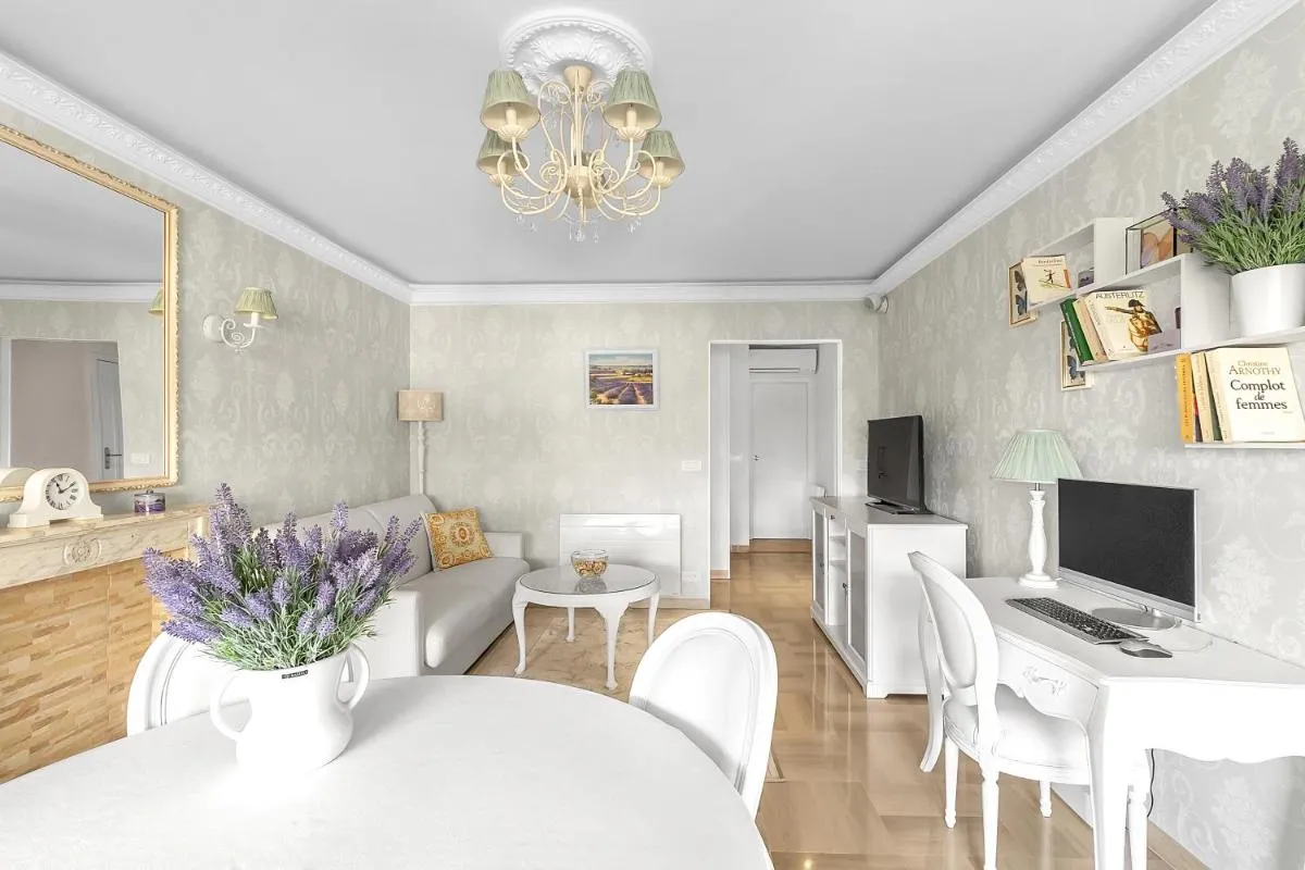 Image 1 of Appartement CANNES IMPERIAL Pointe Croisette