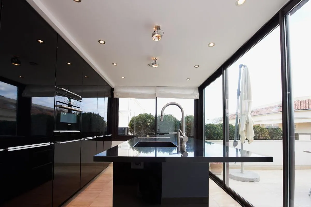 Image 3 of Appartement privé vue mer Cannes centre Gray d’Albion