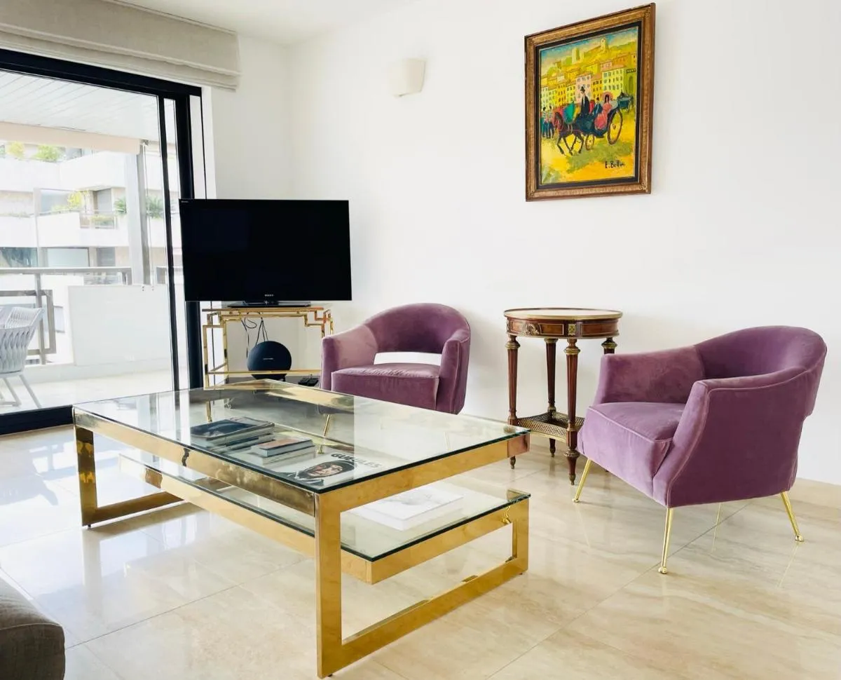 Image 5 of Appartement privé vue mer Cannes centre Gray d’Albion