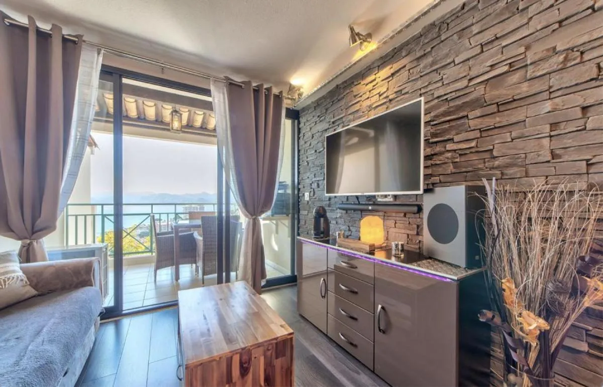 Image 5 of Appt Vue Mer Exceptionnelle sur baie de Cannes