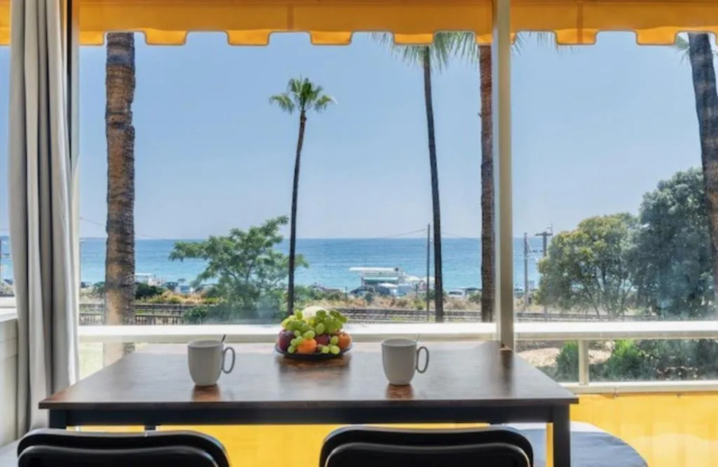 Image of Beach Front Studio – Western Cannes
