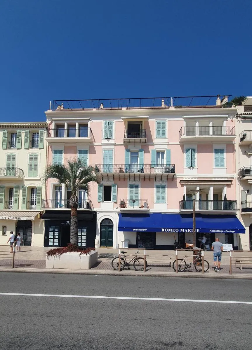 Image 3 of Bel Appartement Typique proche du Palais et Plages