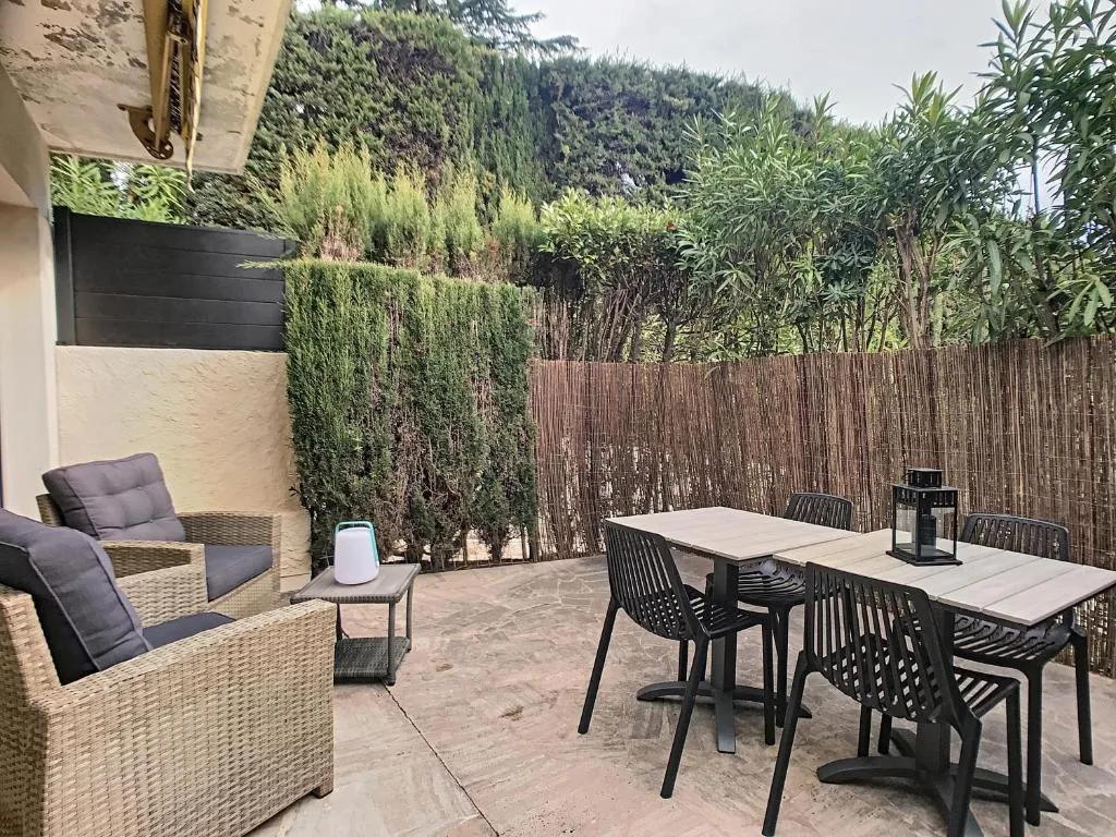 Image of Belles prestations, proche plages, piscine 232L PY