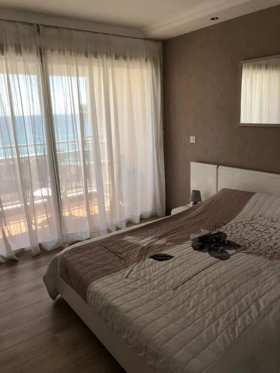Image of Bord de Mer Cannes Midi