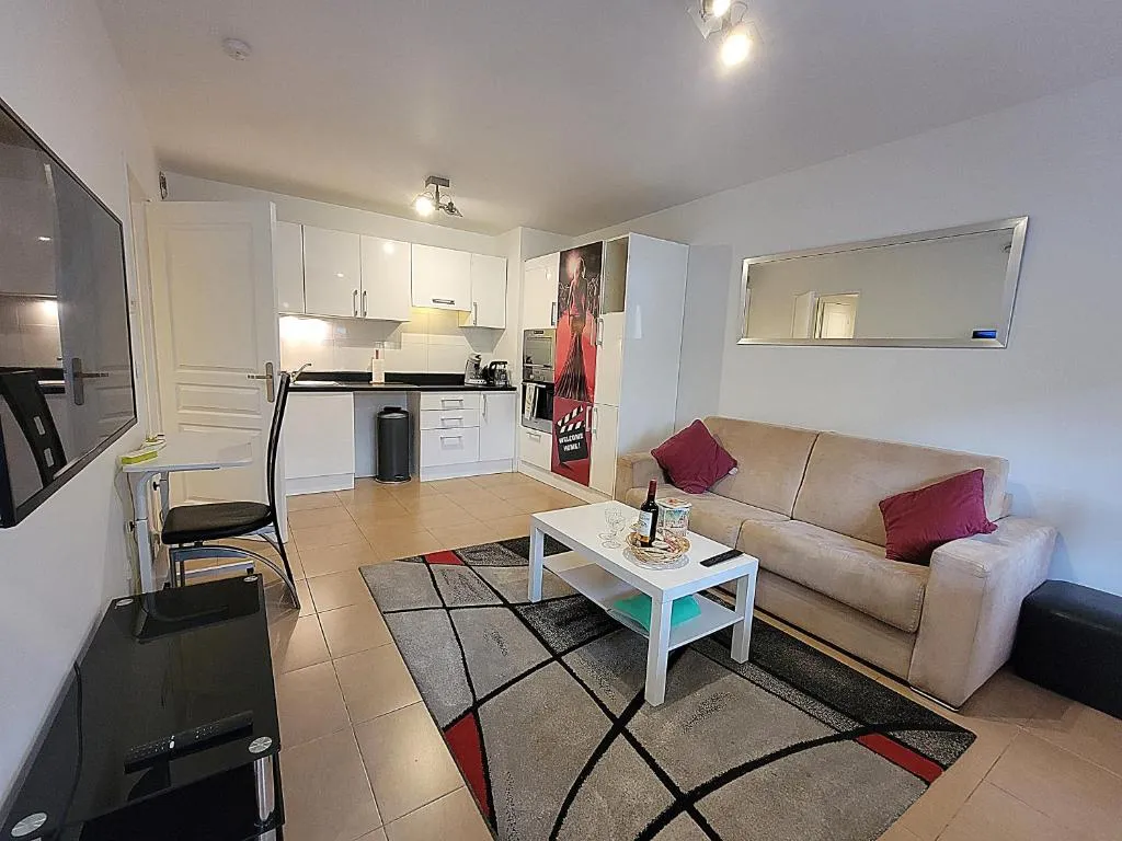 Image of Bristol Park – parking – 5mn walk from Palais des Festivals