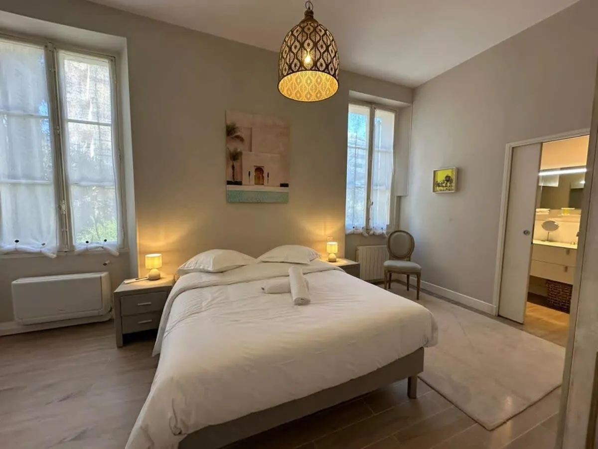 Image 1 of C025 Villa Toscane Bel Appartement Bourgeois