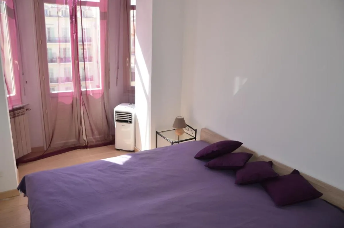 Image 5 of C027-Spacieux & Lumineux appartement – Centre de Cannes